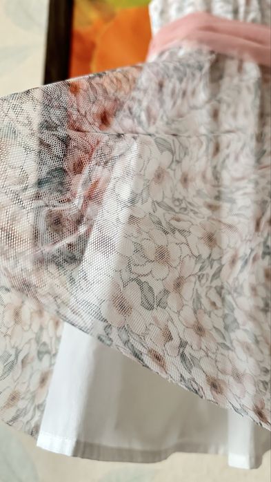 Нарядное платье фирменое