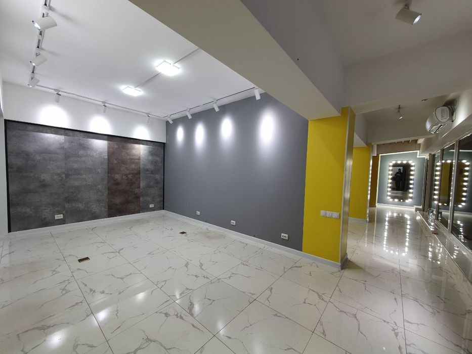 Аренда помещения под офис ЦУМ / Книжный Мир Ц-7