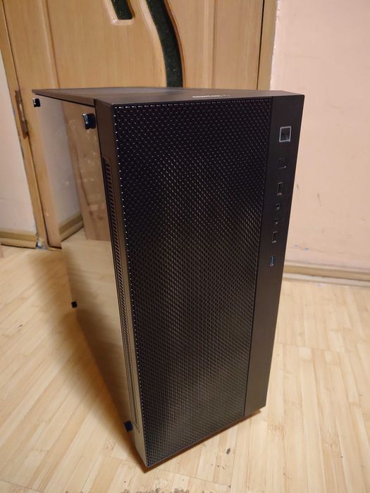 Carcasa DeepCool MESH 55 cu sursa Gigabyte 650b si coolere