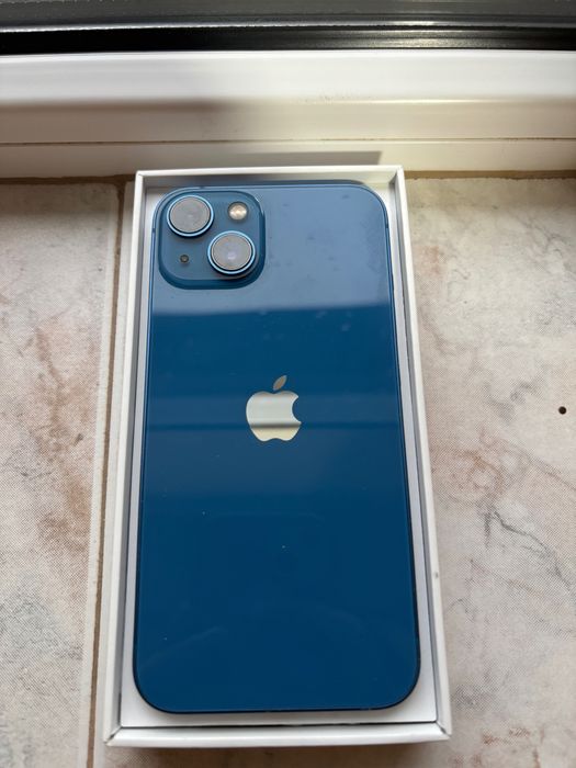 телефон Iphone 13