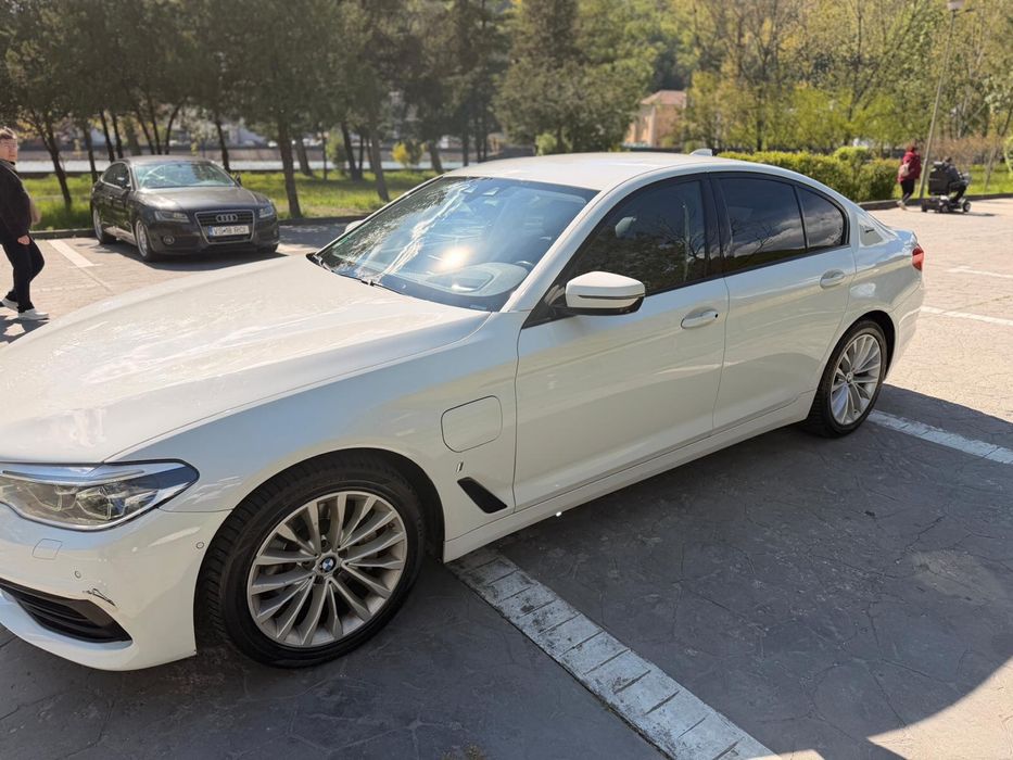 Bmw 530e Hybrid benzina