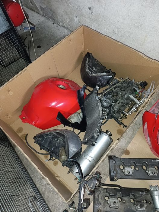 Части за Honda CBR 929