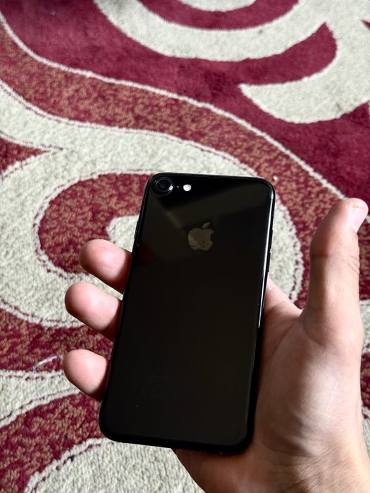 Продается Айфон 7