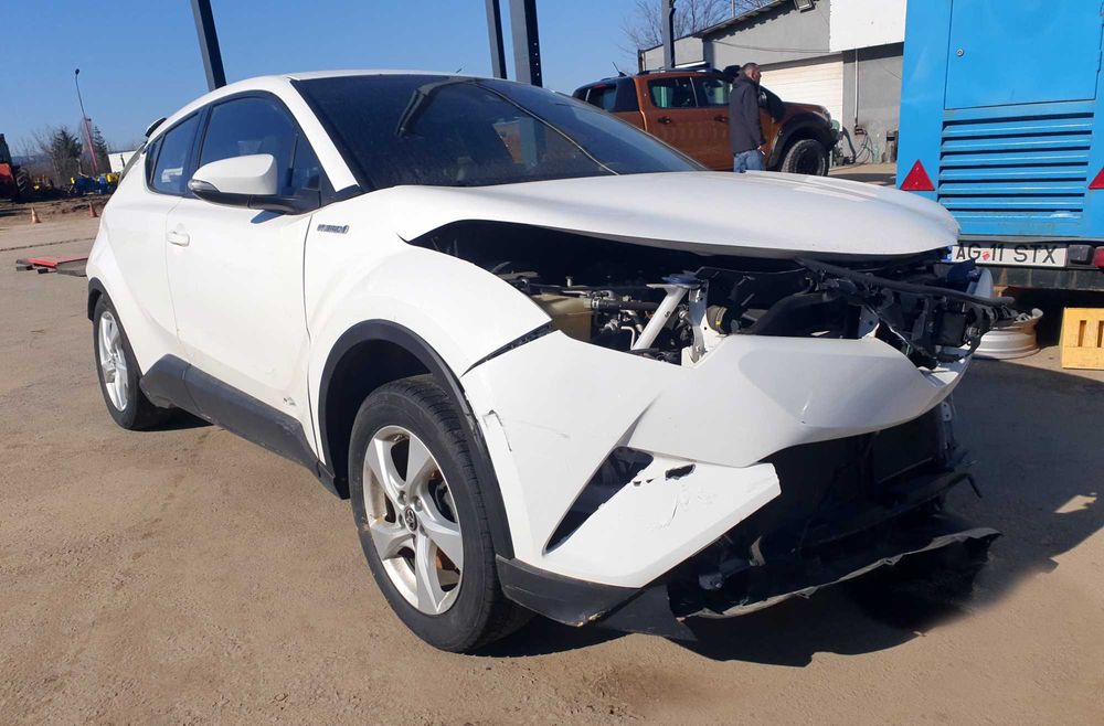 Toyota C-HR, 1.8i Hybrid, an 2019, Cutie Automata, Clima - avariat