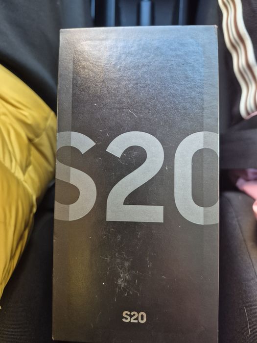 Sumsung s20 в хорошем состоянии