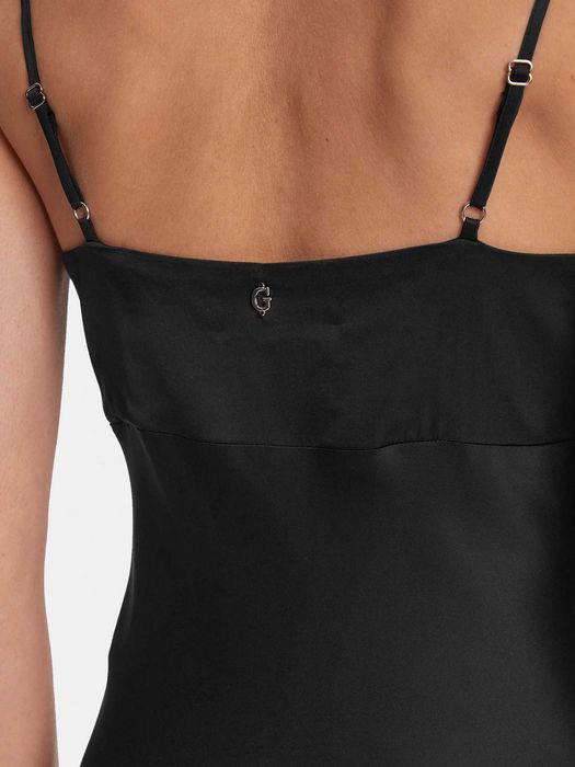 Guess нова рокля/ М