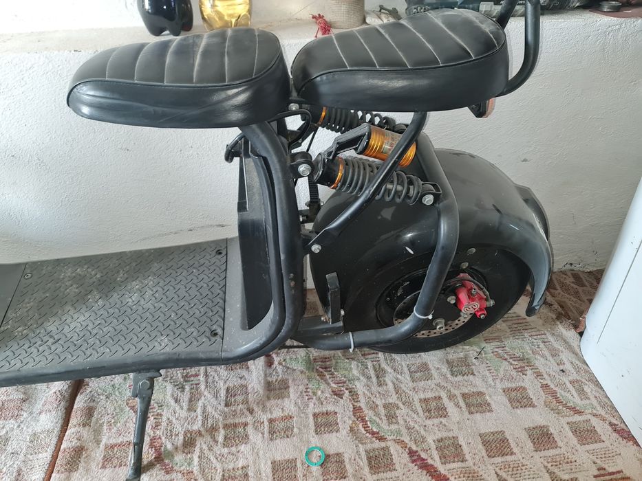 Vând scuter citycoco cu motor de 2000w