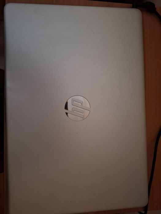 Лаптоп HP 15,9 продавам