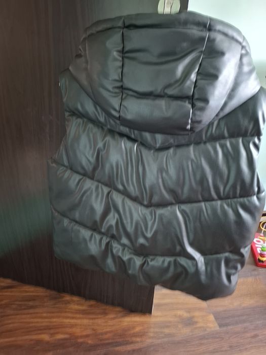 Кожен елек с качулка  Zara