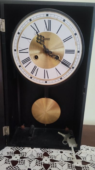 Стенен часовник - антикварен