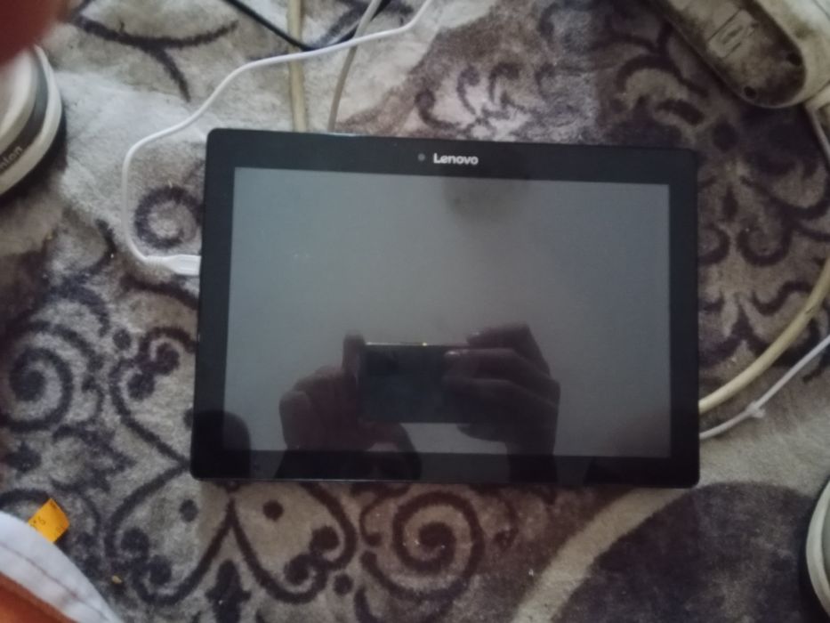 Tableta de piese  schimb cu un tel
