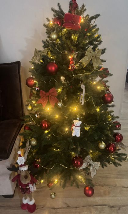 Елка искусственная с игрушками и гирляндой 1,5м