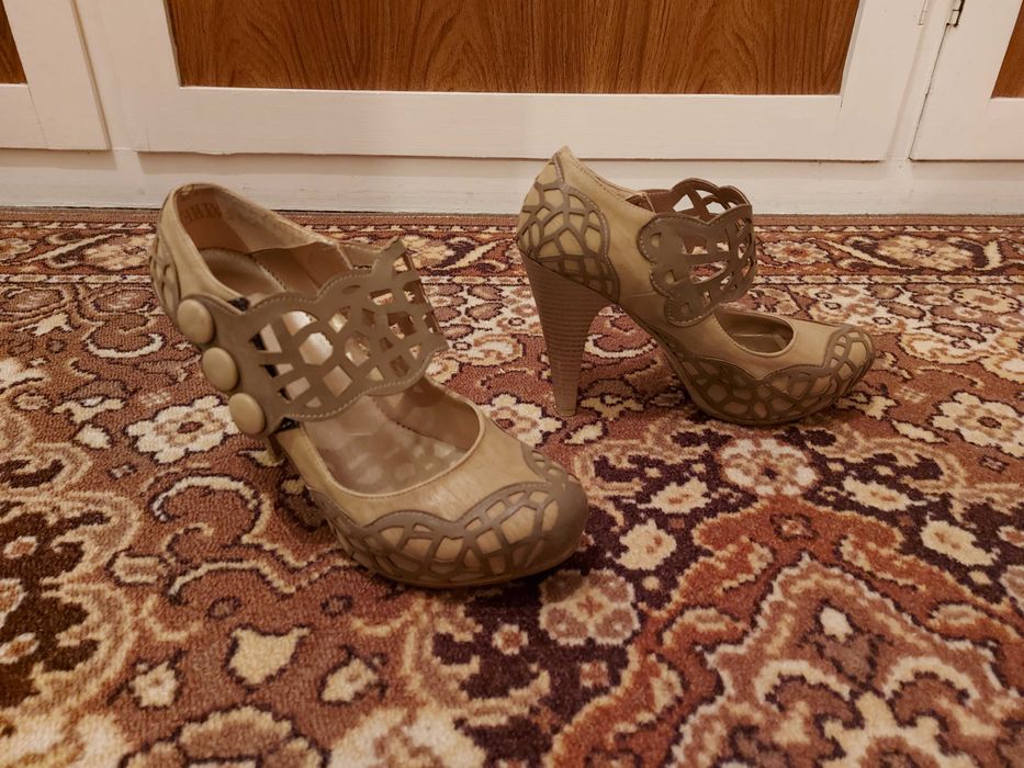 Нови дамски обувки Long life Indiana летни с висок ток № 37 сандали