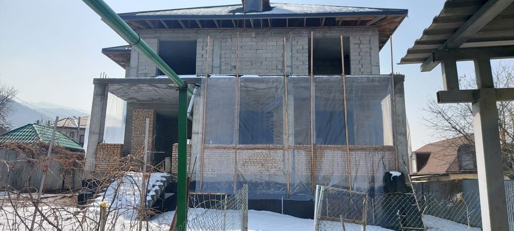 Бригада строителей