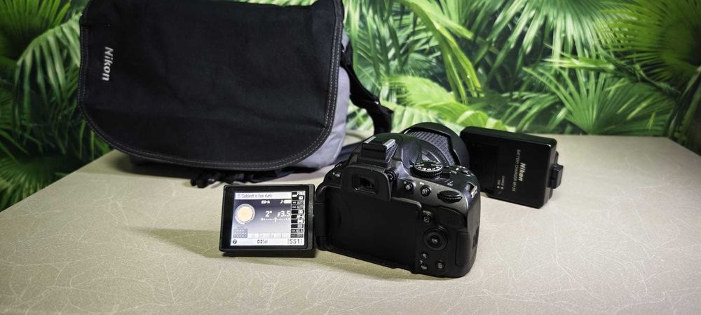 Nikon D5100 + obiectiv 18-105mm VR + accesorii