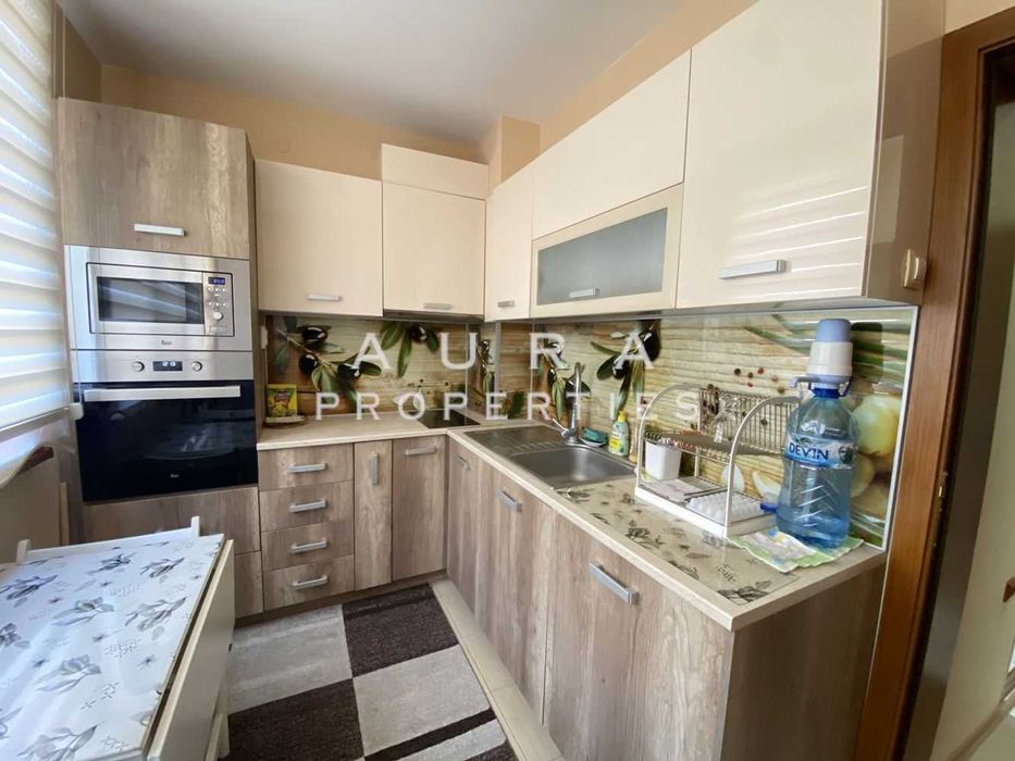 Дава се под наем Тристаен апартамент в Разград, Център - 90 кв.м за 459 € - Снимка #2