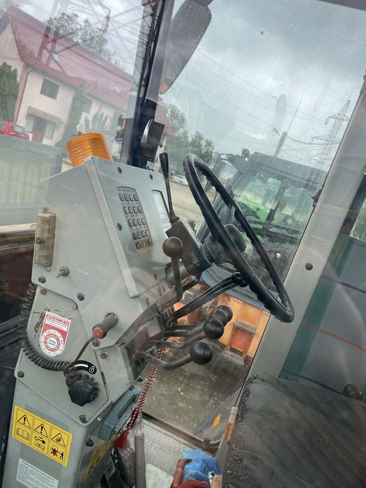 Vand sau inchiriez autogreder O&k F156  greder