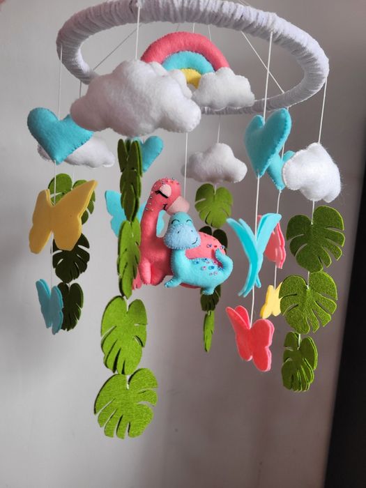 Realizez carusele pentru pătuț bebelusi