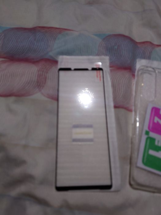 Sony Xperia 5/3 ga oyna zashita va chixol sotiladi xolati yangi