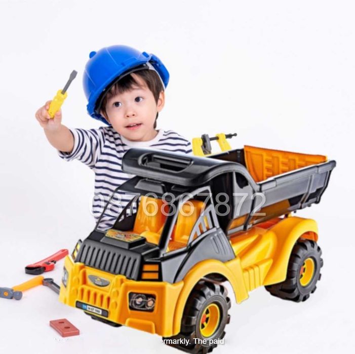 Голям Детски Камион, 90см, Детски Самосвал за игра с лопата и гребло