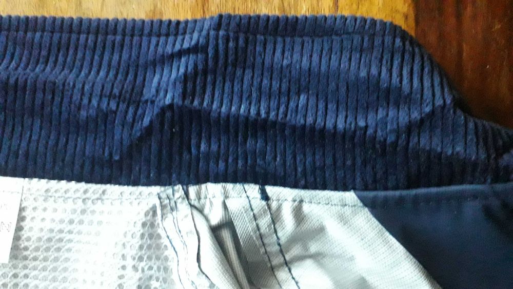 дъждобран плътен стабилен качествен с метални закопчалки