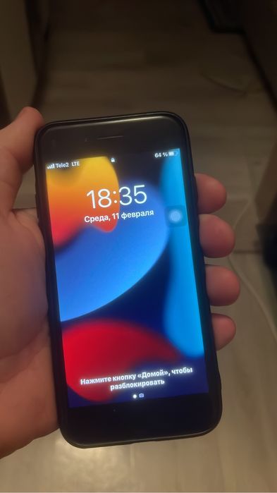 Продам два айфона 7