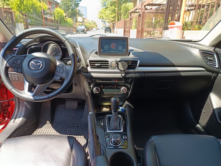 Proprietar ,vand  mazda 3