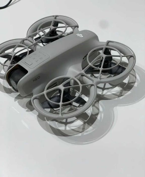 Продам дрон dji neo