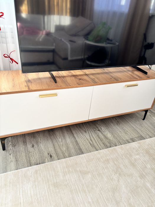 Продам тв-тумбу в отличном состоянии