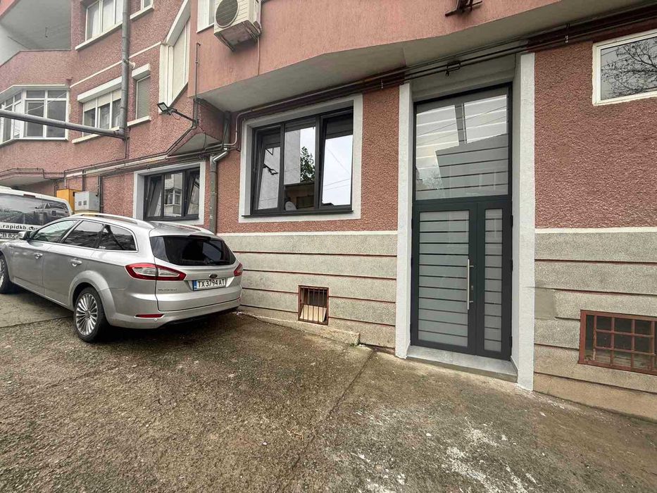 Продава се Офис в Добрич, Център - 75 кв.м за 1200 €/кв.м - Снимка #8