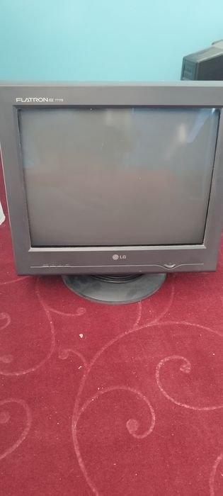 Продаю компьютерный монитор LG .