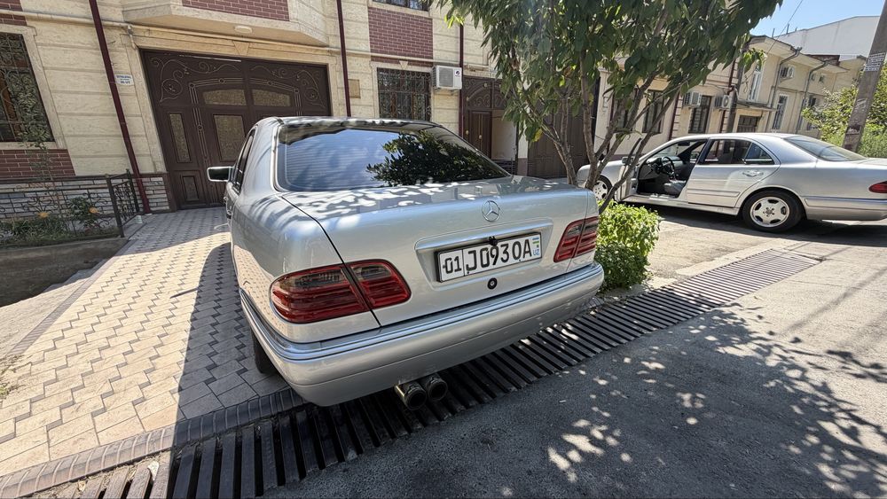 Mercedes benz w210 E200