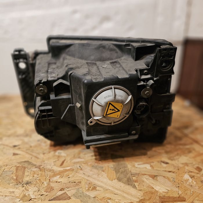 Фар десен за Land Rover Discovery 3HSE