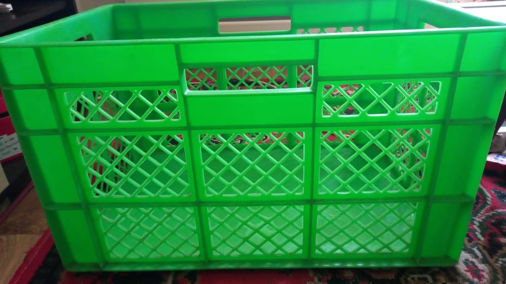 Продам 4 ящика пластиковые