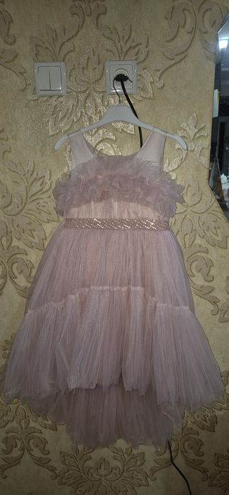 Продам платье на девочку 6-8 лет