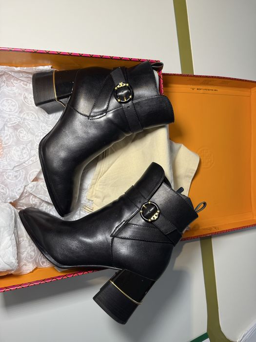 Ghete Tory Burch din piele