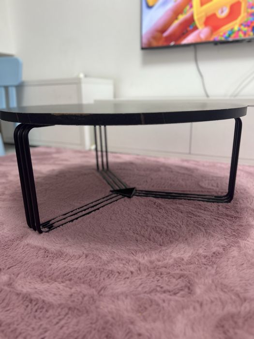 Masuta de cafea, neagra, folosita