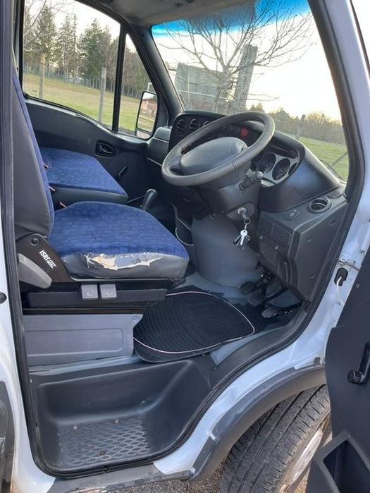 Продавам бус Iveco 35c12