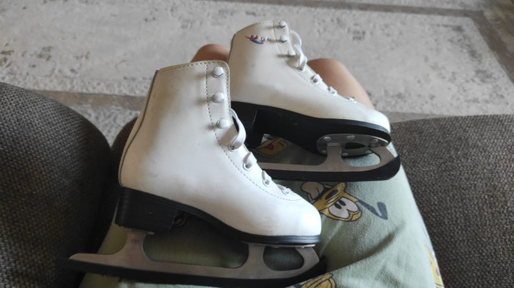 Коньки фигурные 29 размер