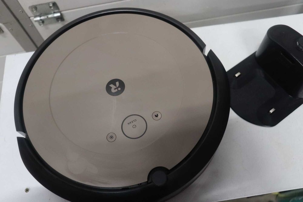 Прахосмукачка робот iRobot Roomba i1