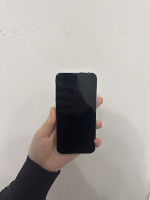iPhone 14 голубой