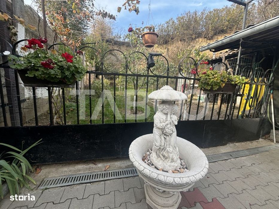 Casa individuala cu 470 mp teren zona linistita Sura Mare