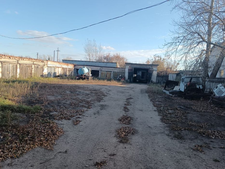 Продам территорию с гаражами