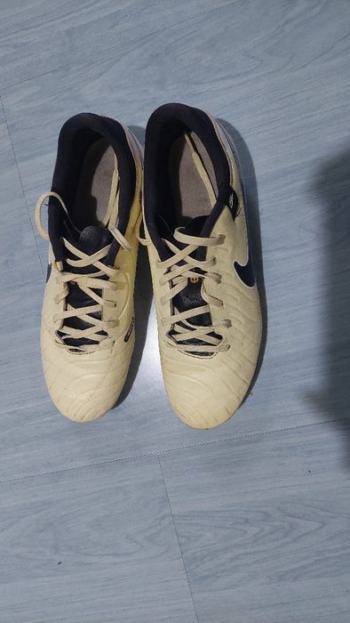 Футболни бутонки NIKE