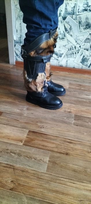 Продается зимние унты