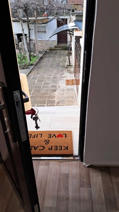 Къща с голям двор с.Ветрен