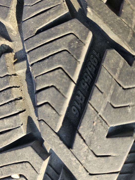 Anvelope iarnă 195/55 R16 87T Logan 4 bucati