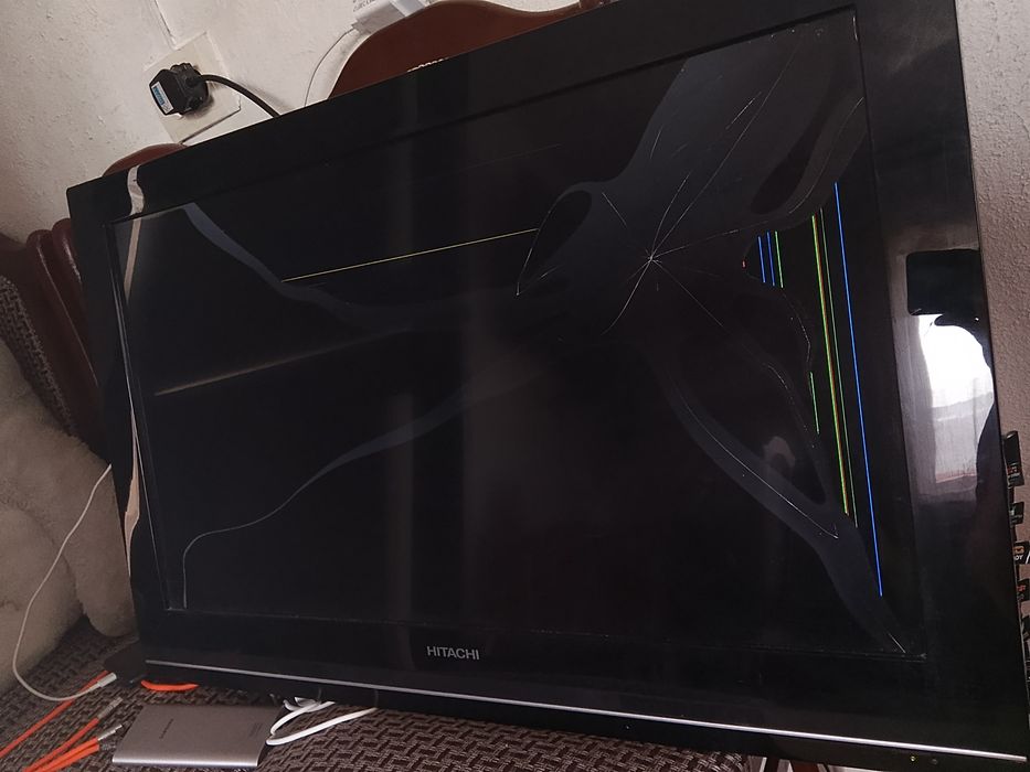 HITACHI продается телевизор