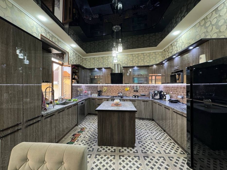 5.5 sotiqli hovli sotiladi. #a342