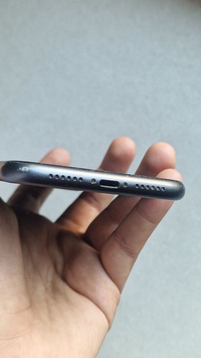 Iphone 11/64GB добро състояние